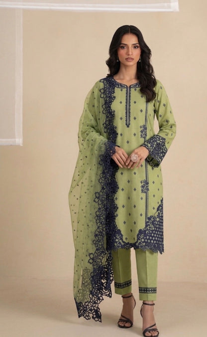 Embroided 3 pec dress