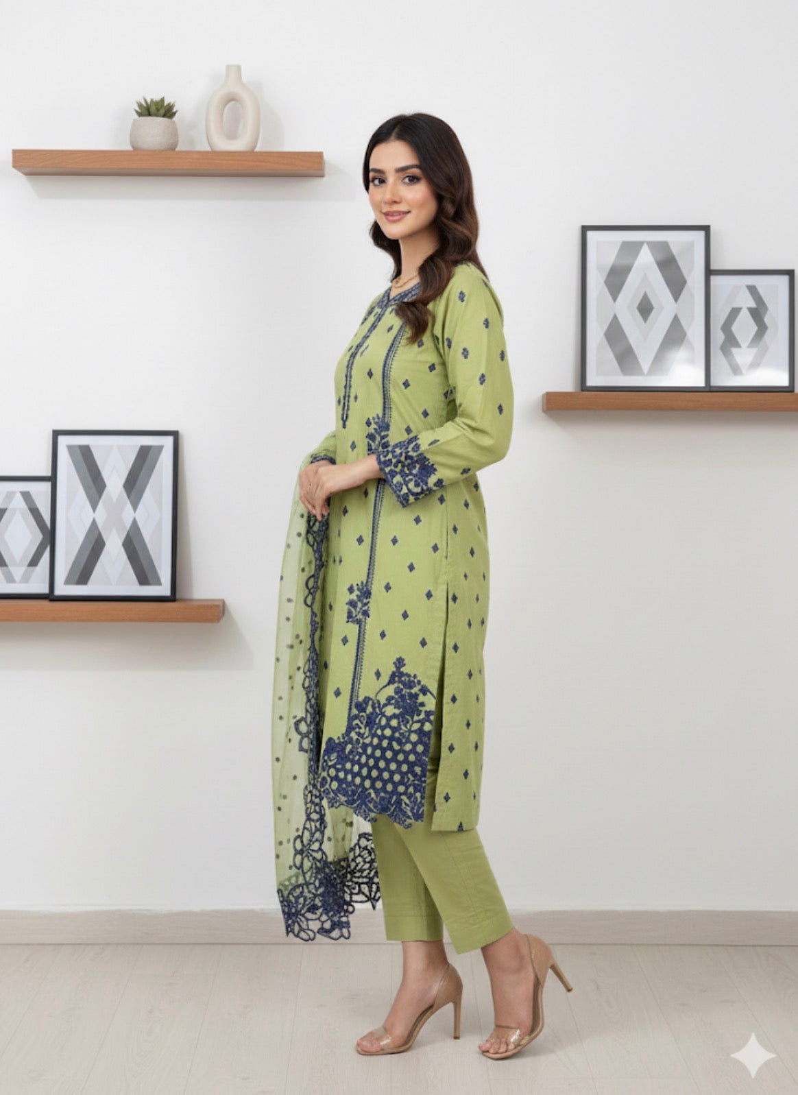 Embroided 3 pec dress