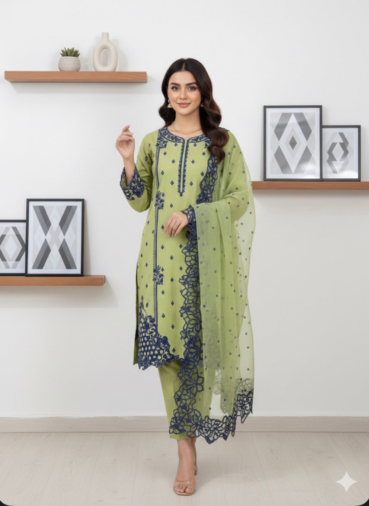 Embroided 3 pec dress